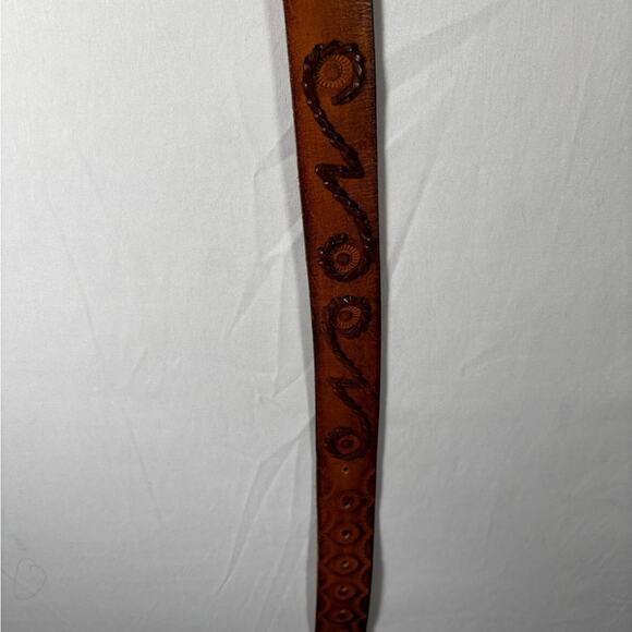 Levi’s Men’s Tooled and Braided Stitched Brown Leather Belt Western Hippy - Picture 7 of 11